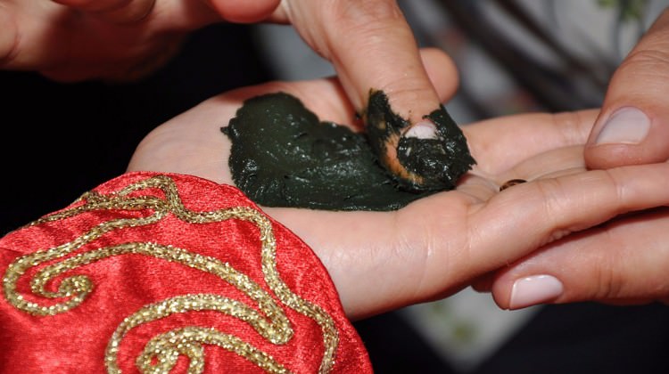 kına lekesi nasıl çıkar