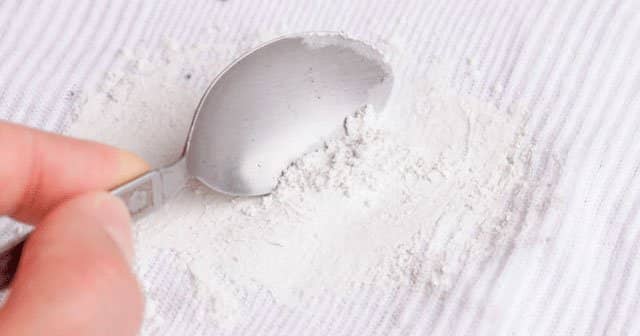 halıdaki yağ lekesi nasıl geçer