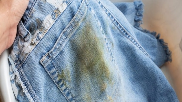 çimen lekesi nasıl çıkar